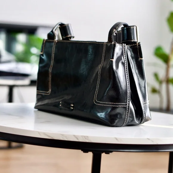 Black Purse - Picture 2 of 5